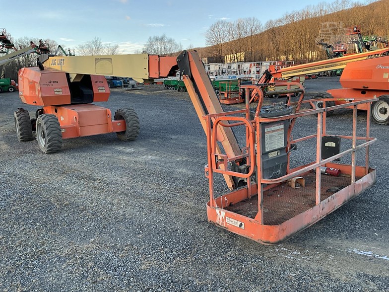 Telescopic Boom Lift - View 2